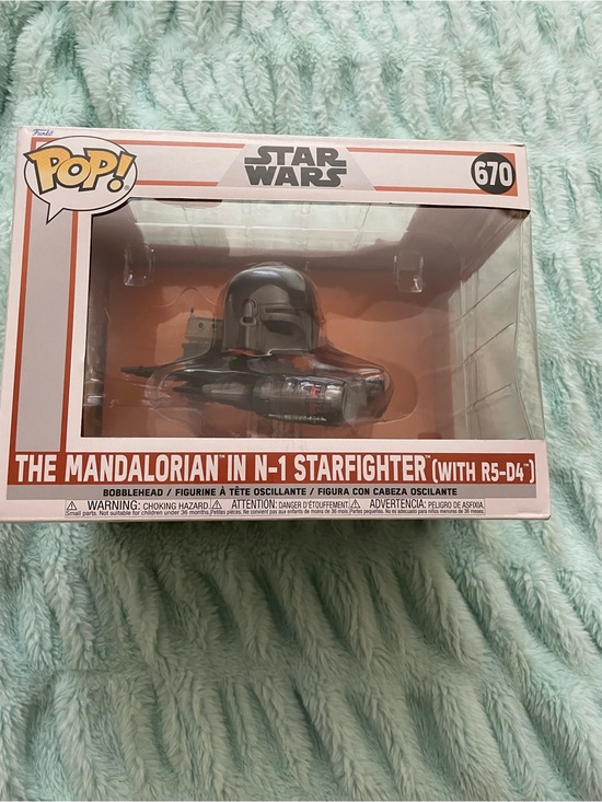 POP MART Other - Funko Pop! Star Wars The Mandalorian in N-1 Starfighter (With R5-D4) - Gray